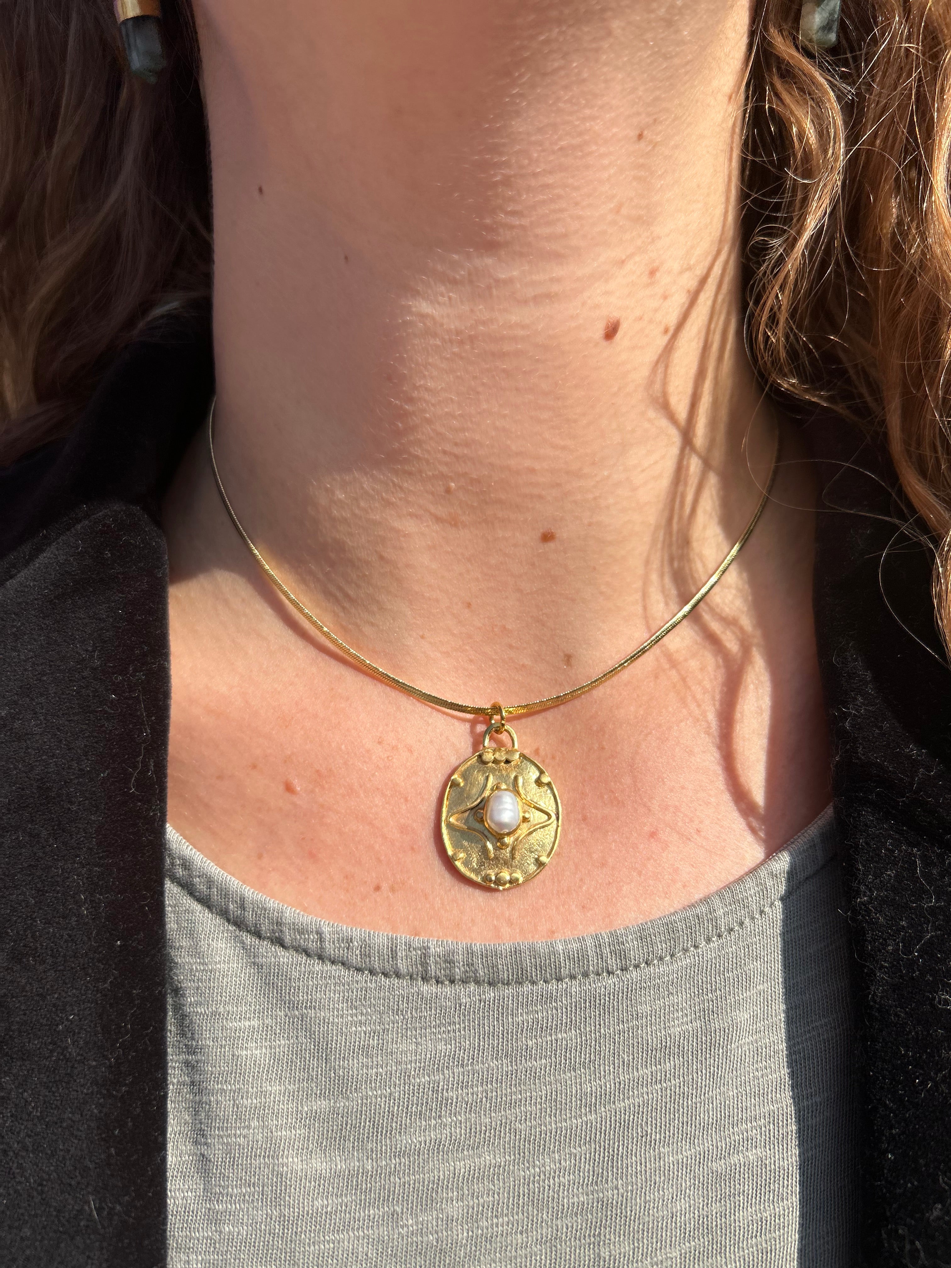 Colgante Manta – Bronce enchapado en Oro