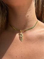 Colgante Pretium – Bronce enchapado en Oro