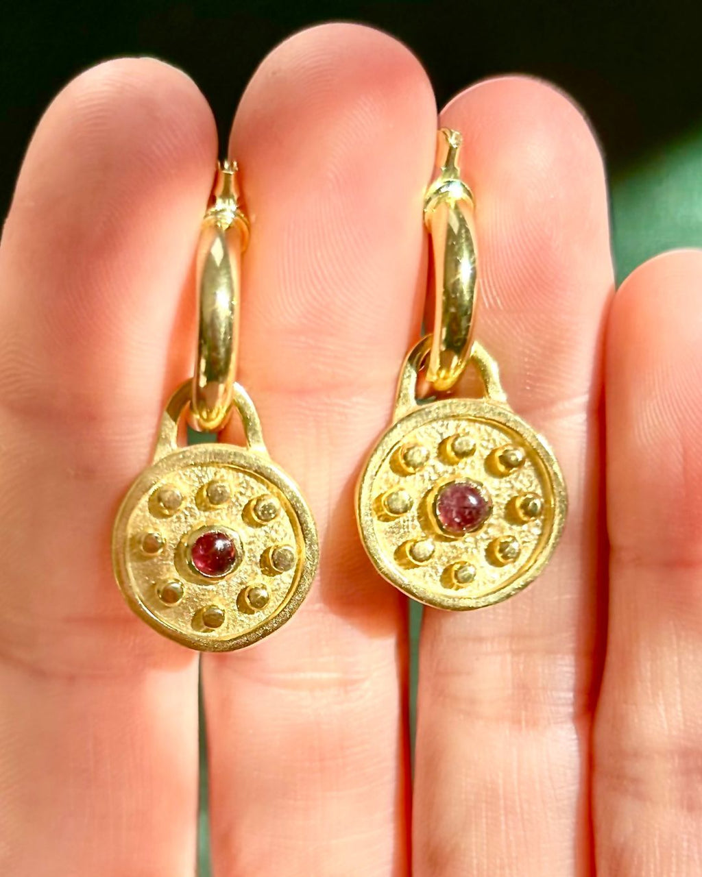 Aros Puncta – Bronce enchapado en Oro