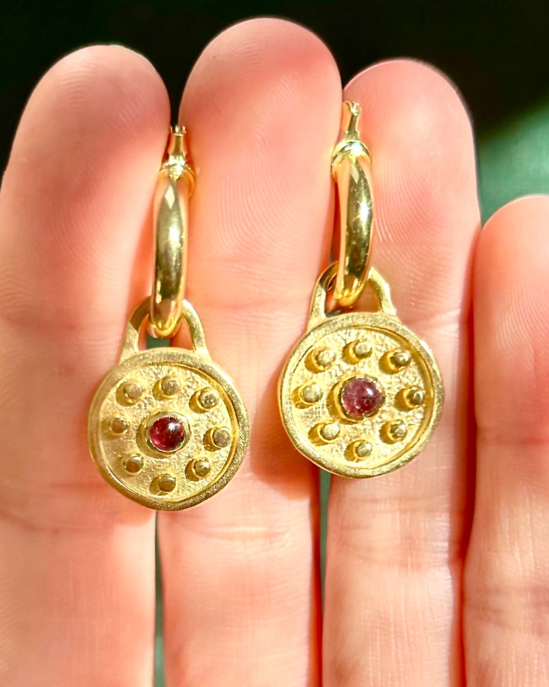 Aros Puncta – Bronce enchapado en Oro