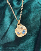 Colgante Thesaurus – Bronce enchapado en Oro