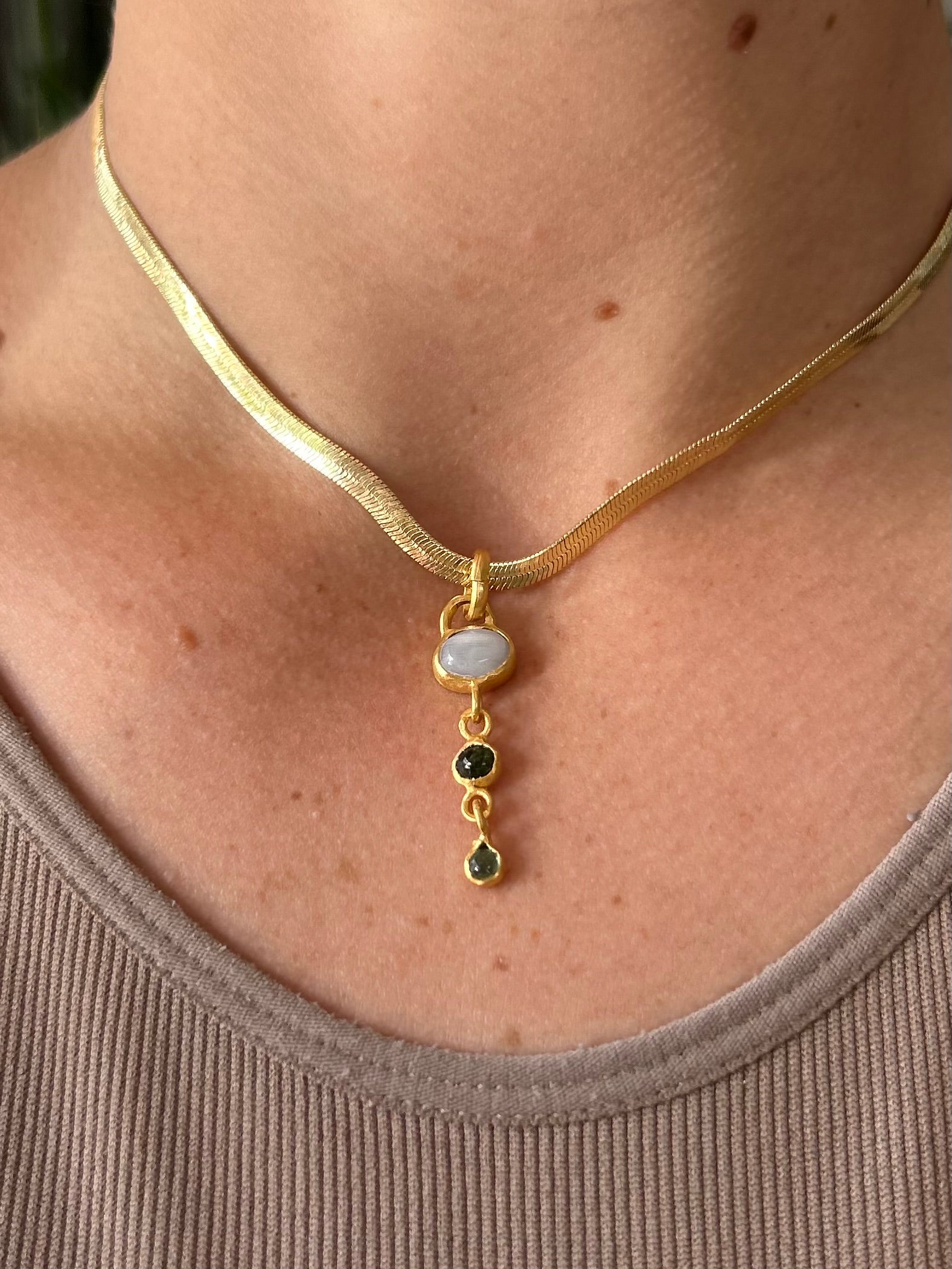 Colgante Influunt – Bronce enchapado en Oro