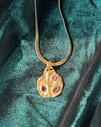 Colgante Thesaurus – Bronce enchapado en Oro