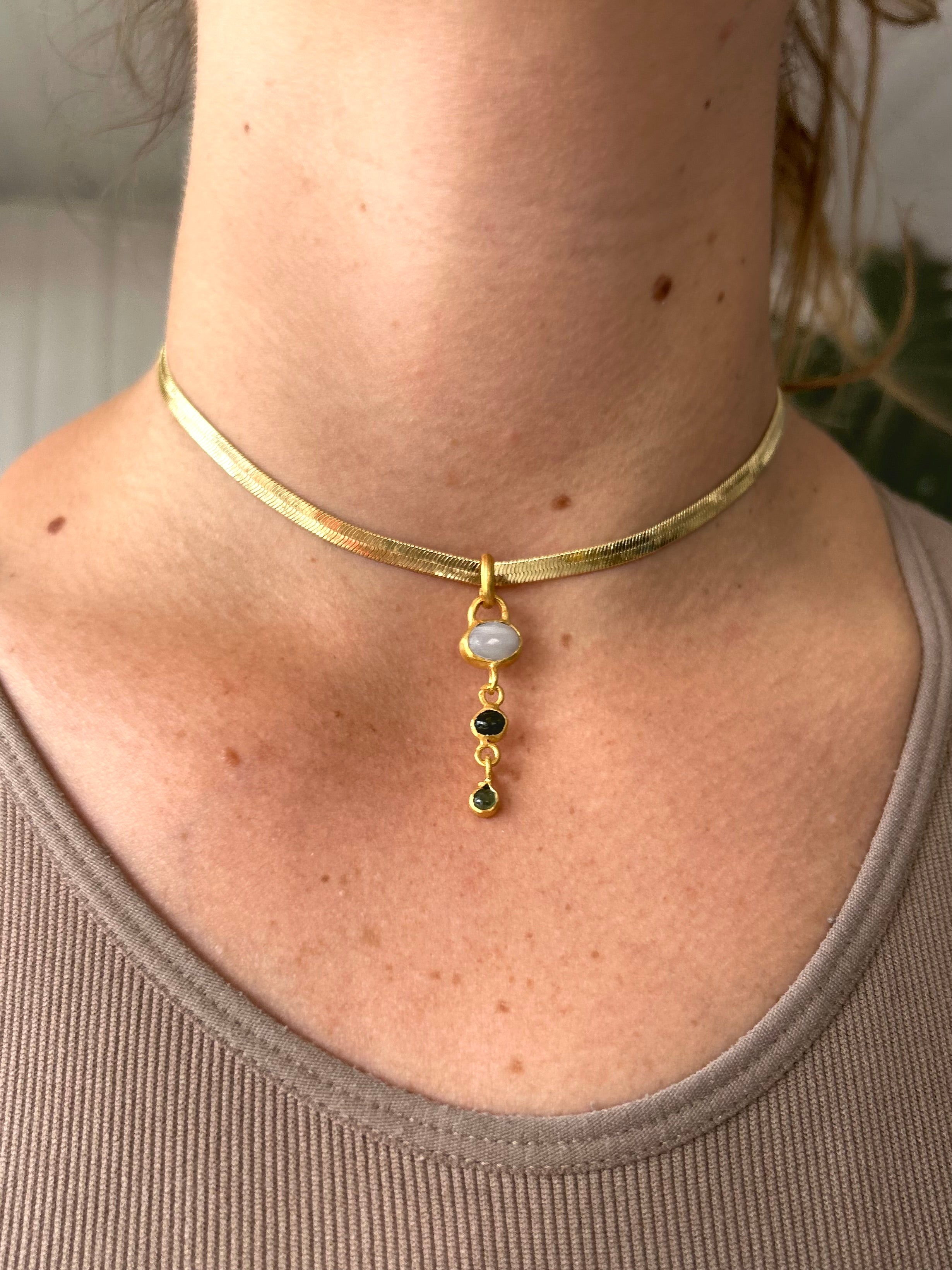 Colgante Influunt – Bronce enchapado en Oro