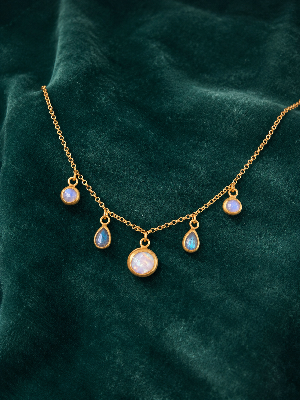 Collar Luna – Bronce enchapado en Oro