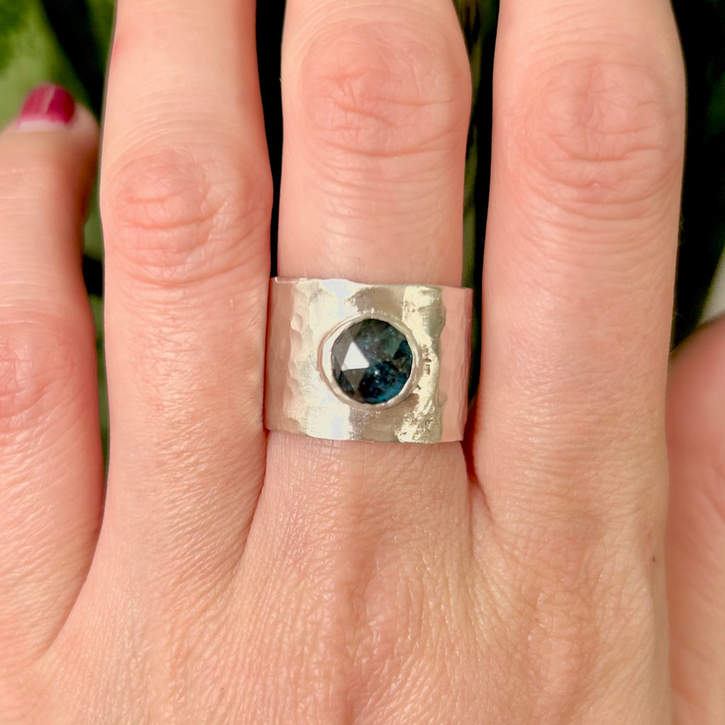 Anillo Malleus – Plata 950