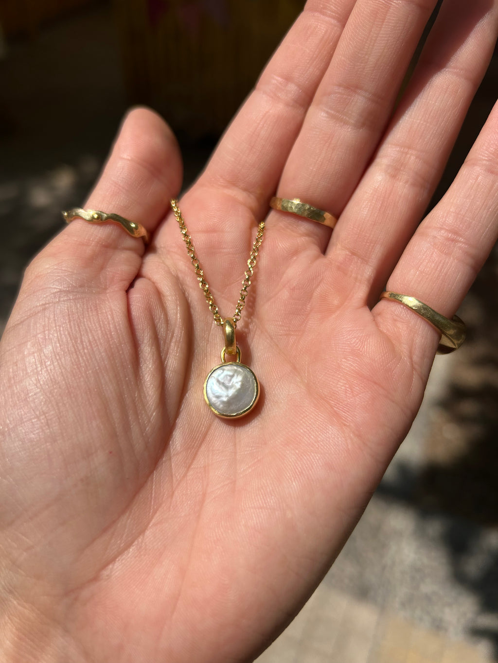 Colgante Perla Natural – Bronce enchapado en Oro