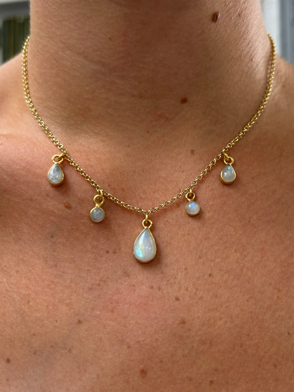 Collar Luna – Bronce enchapado en Oro