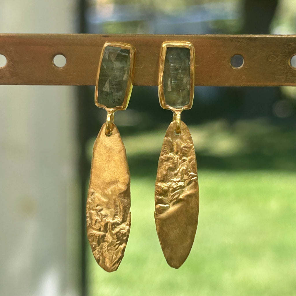 Aros Folias – Bronce enchapado en Oro