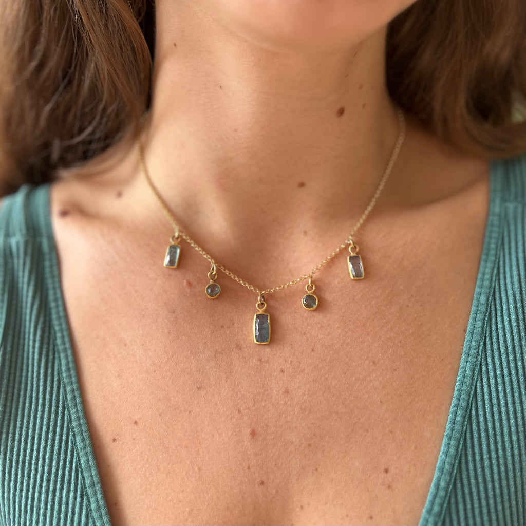 Collar Scintilla – Bronce enchapado en Oro