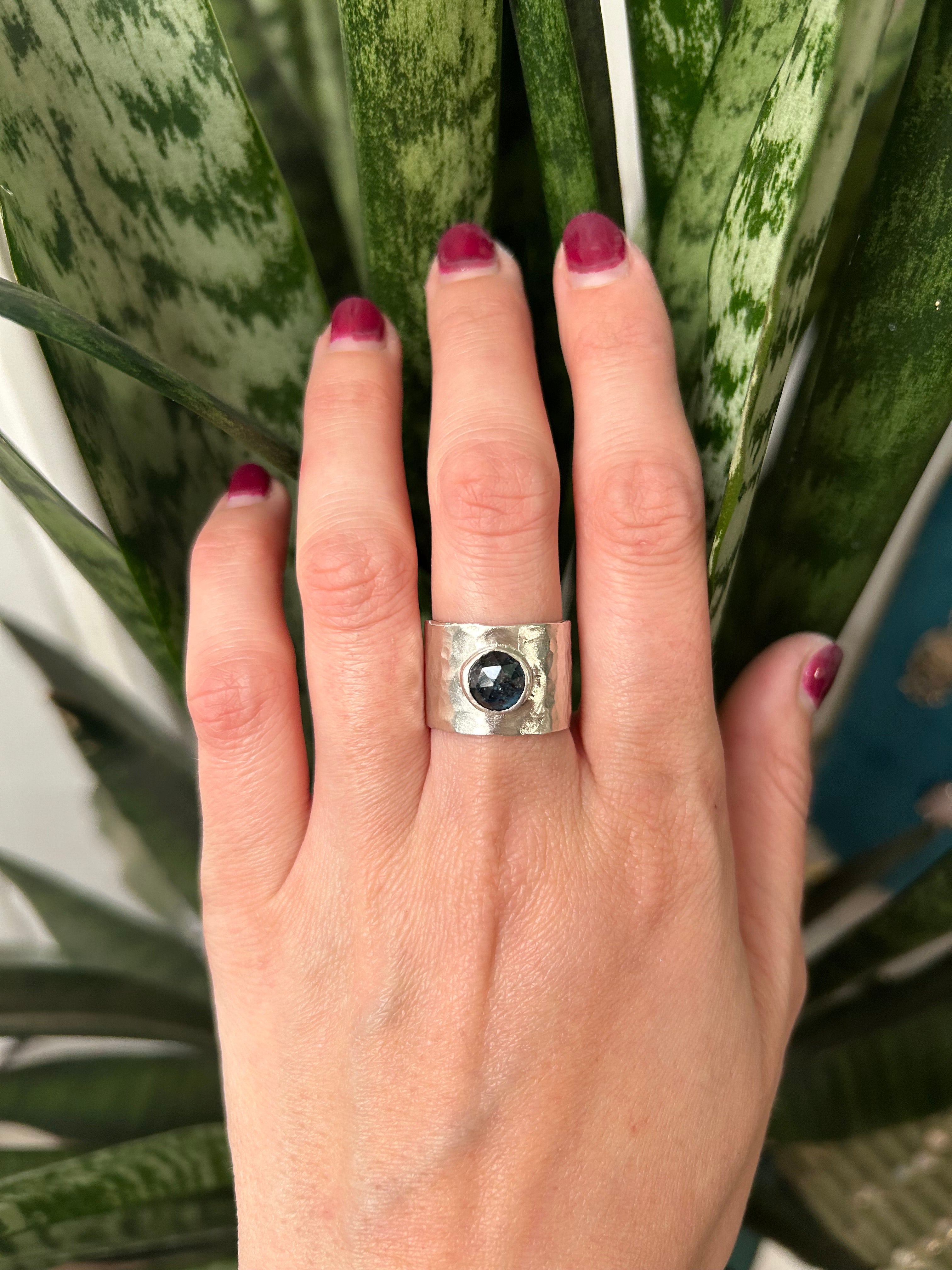 Anillo Malleus – Plata 950